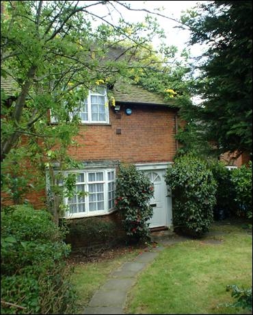 122 Falloden Way a